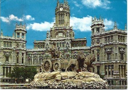 POSTAL L03303: La Cibeles y Palacio de Comunicaciones en Madrid