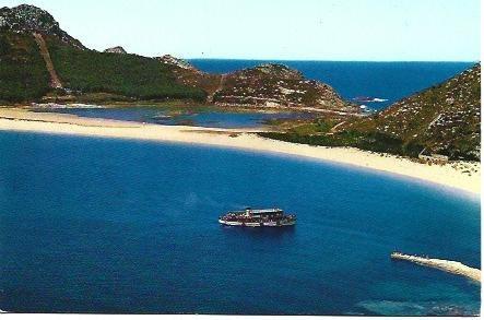 POSTAL L03306: Islas Cies en Vigo. Vista aerea