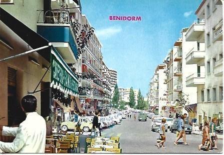 POSTAL L03159: Calle Gambo en Benidorm