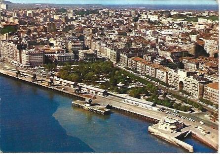 POSTAL L03129: Vista aerea del muelle de Santander