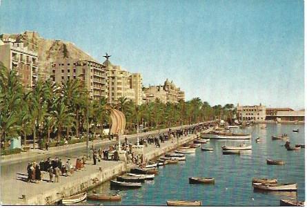 POSTAL L03132: Esplanada y puerto de Alicante
