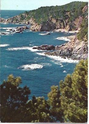 POSTAL L02745: Vista aerea de la costa de Tossa de Mar