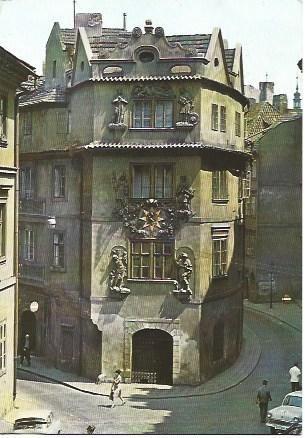 POSTAL L02757: Casa Golden en Praga