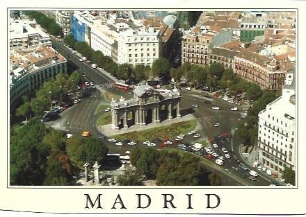 POSTAL L02850: Vista aerea de la Puerta de Alcala de Madrid