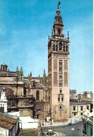 POSTAL L02719: La Giralda en Sevilla