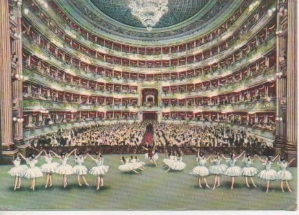 Postal E06829: Milano Alla Scala. Interno
