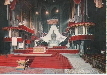 Postal E06795: Milano. Interno del Duomo-altare