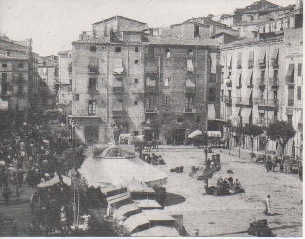 Postal E06729: Postal B/N 1900-1930 Plaça de Sant Joan, Lleida