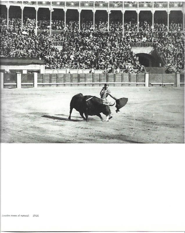 LAMINA 31511: Joselito torea al natural. Fotografia de 1916