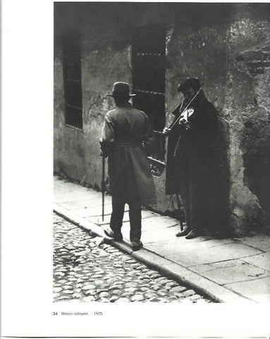 LAMINA 31520: Musico callejero en Madrid en 1925
