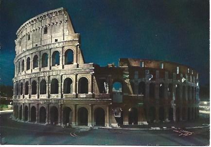 POSTAL L03840: Roma. Vista nocturna del Coliseum