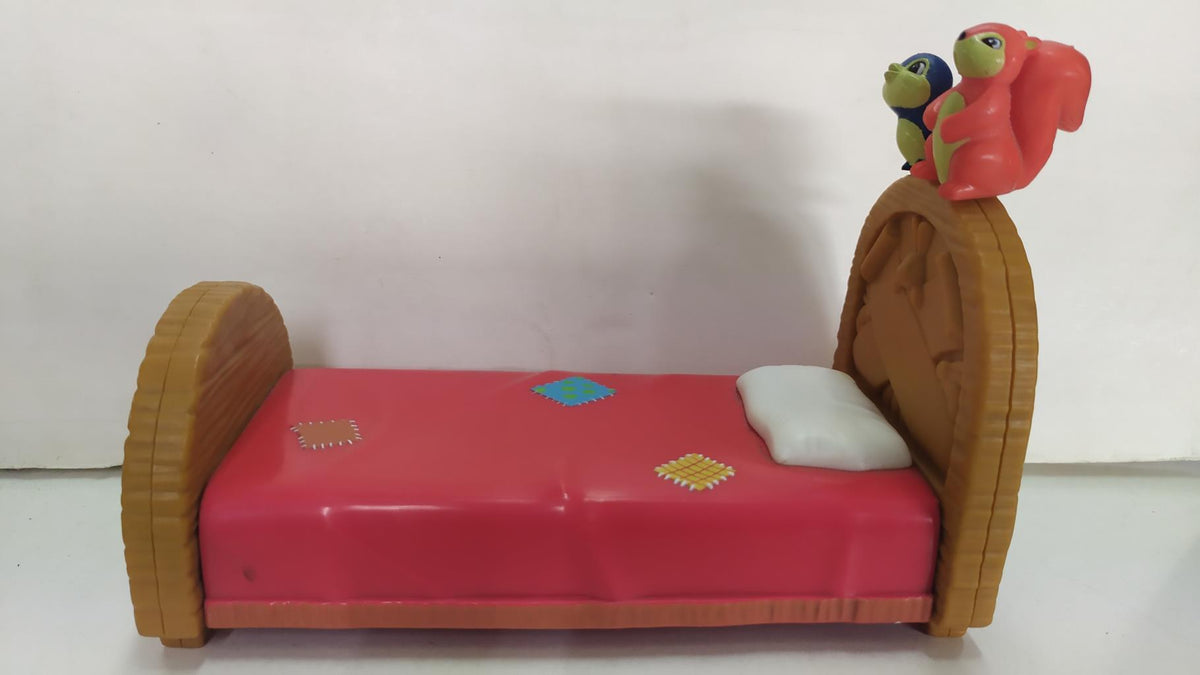 Figura: Cama blancanieves roja