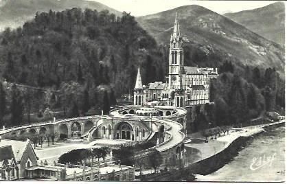 POSTAL L04195: Basilica de Lourdes, Francia