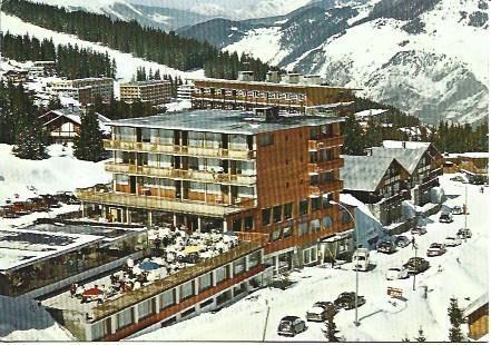 POSTAL L04196: Hotel Bellecote en Courcheval