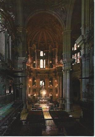 POSTAL L04132: Nave central de la catedral de Malaga