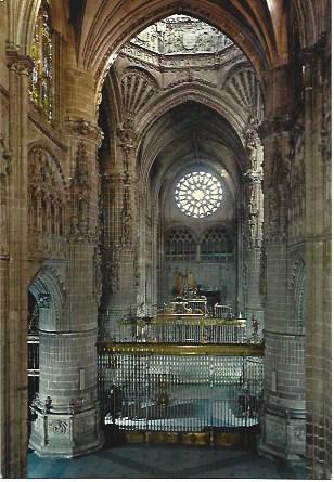 POSTAL L04128: Nave de la catedral de Burgos