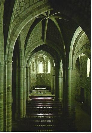 POSTAL L04126: Interior de la iglesia de Santo Toribio de Liebana