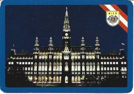 POSTAL L03890: Vista nocturna del Ayuntamiento de Viena