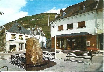 POSTAL L03912: Paseo del Generalisimo en la Viella, Lleida