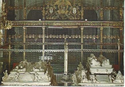 POSTAL L04119: Tumba de los Reyes Catolicos en la  catedral de Granada