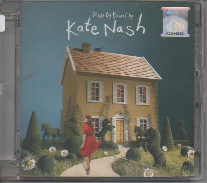 CD E00249: Cd Música. Kate Nash, "Made of Bricks"