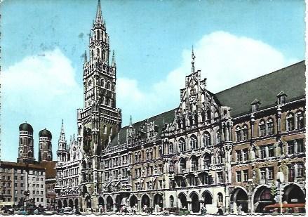 POSTAL L04370: Ayuntamiento y catedral de Munich