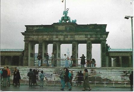 POSTAL L04369: Puerta de Branderburgo en Berlin