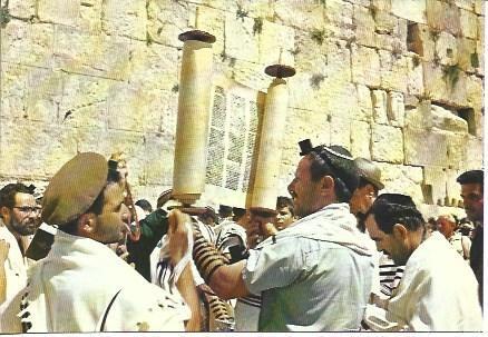 POSTAL L04455: Fieles en el Muro de las Lamentaciones de Jerusalen