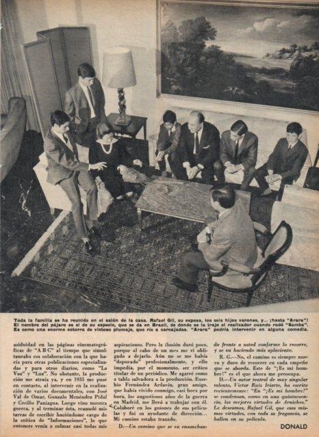 LAMINA V17360: Rafael Gil y su familia