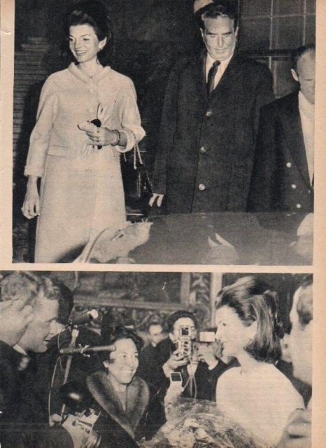 LAMINA V17256: Jacqueline Kennedy junto a Antonio Garrigues en Roma