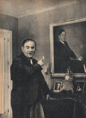 LAMINA V17315: Luis Lucia ante su retrato