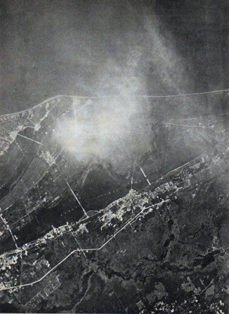 LAMINA V17487: Vista aerea del centro de lanzamiento de la Geminis VII