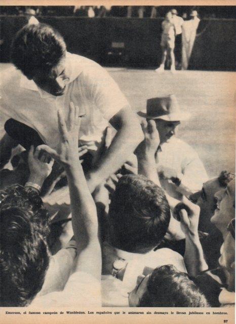 LAMINA V17492: Manolo Santana en Wimbledon