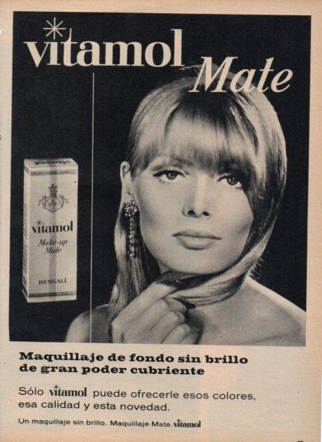 LAMINA V17008: Publicidad Vitamol maquillaje mate