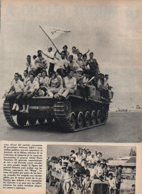 LAMINA V17000: Ejercito indonesio aclamado en Yakarta