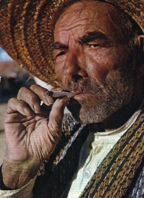 LAMINA V16966: Campesino de la pelicula El regreso de los siete magnificos