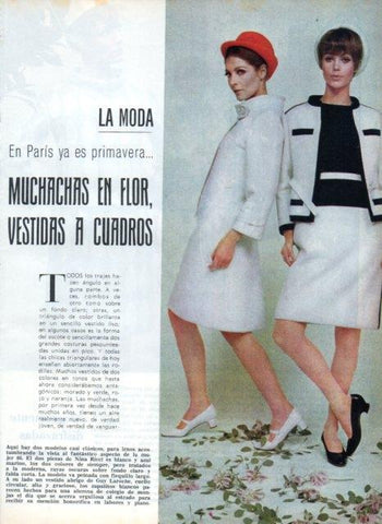 LAMINA V17109: Modelos de la firma Nina Ricci en blanco y azul