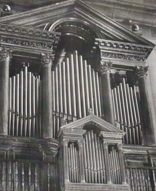 LAMINA V17625: Basilica del Escorial. Organo del coro