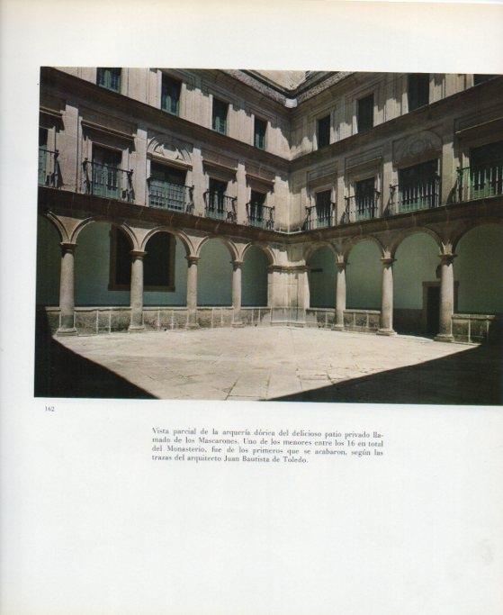 LAMINA V17643: Monasterio del Escorial. Patio de los Mascarones