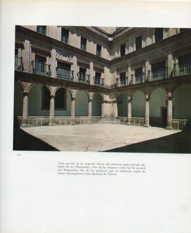 LAMINA V17643: Monasterio del Escorial. Patio de los Mascarones