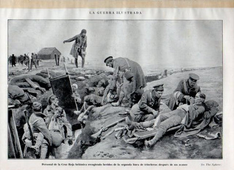 LAMINA V18153: Personal de la Cruz Roja recogiendo heridos en las trincheras
