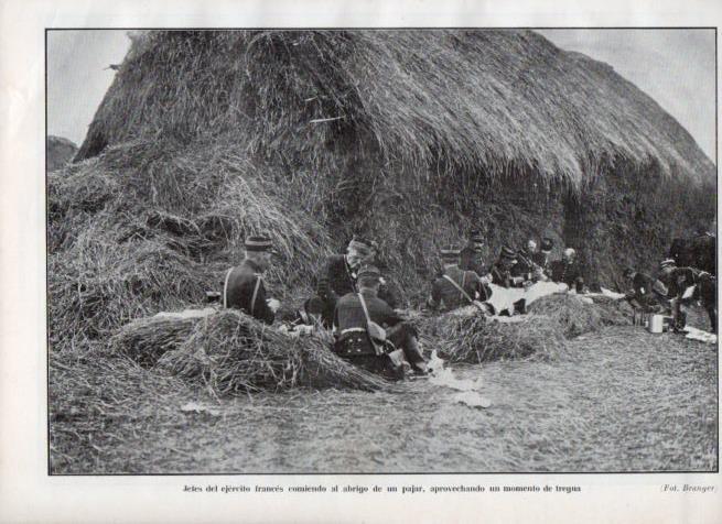 LAMINA V17946: Oficiales del ejercito frances comiendo en una tregua