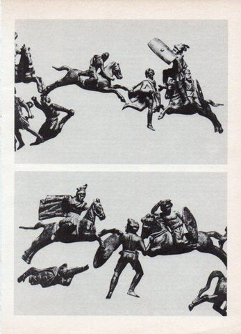 LAMINA V18646: Fragmentos del pectoral de una estatua de un caballo hallado en Paestum