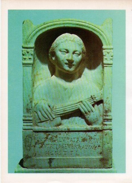LAMINA V18690: Tañedora de laud, Museo de Merida