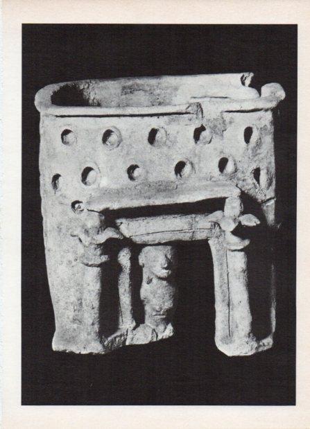 LAMINA V18575: Exvoto con forma de templo, Idalia Creta