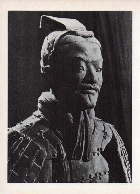 LAMINA V18601: Estatua guerrero chino de Shen-si, China