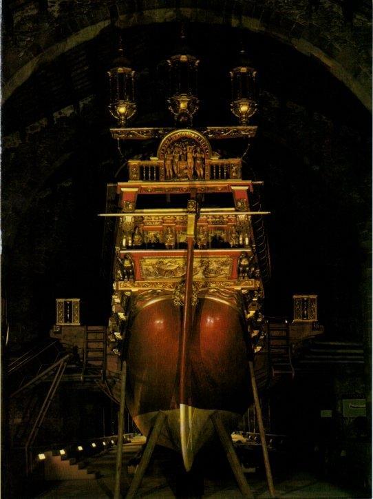 LAMINA V19669: Museu Maritim de Barcelona. Part de la proa de la galera Real