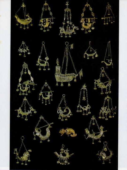 LAMINA V19647: Museu Maritim de Barcelona. Col.leccio de zing-zings amb motius maritims