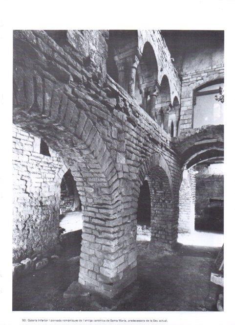 LAMINA V19337: Manresa. Galeria inferior de l'Antiga canonica de Santa Maria