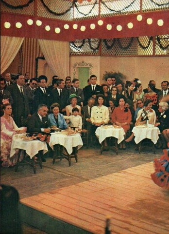 LAMINA V21804: Jacqueline Kennedy en la caseta de los principes de Monaco